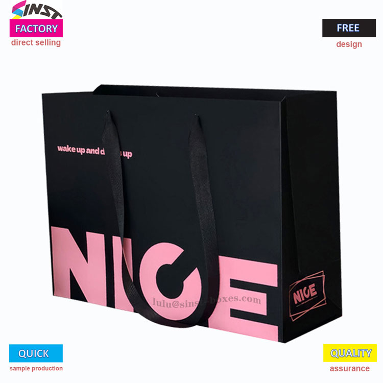 ஆடை காகித பைகள்: வடிவமைப்பு உணர்வுடன் பேக்கேஜிங், ஷாப்பிங் அனுபவத்தை மறுவரையறை செய்தல்